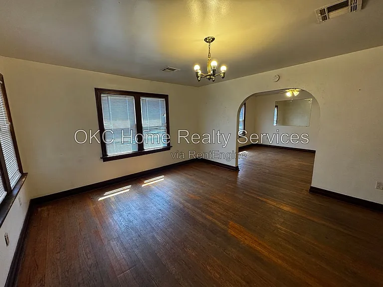 2840 NW 23rd St — Photo 10