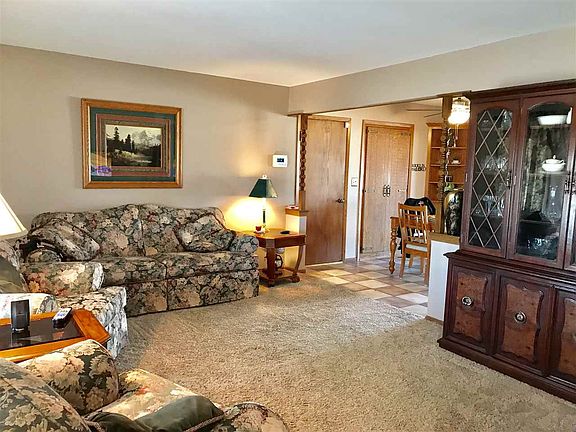 2nd image of 32 Harris Dr