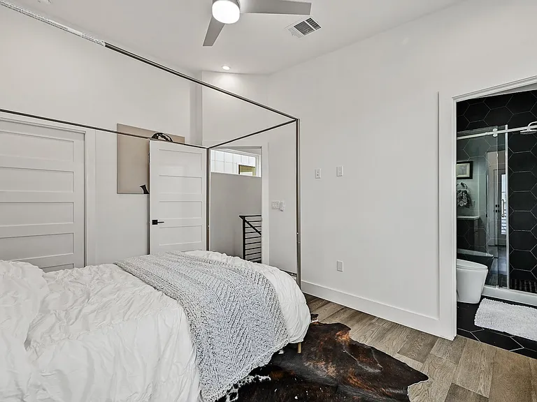 201 Tillery Sq #2 — Photo 4