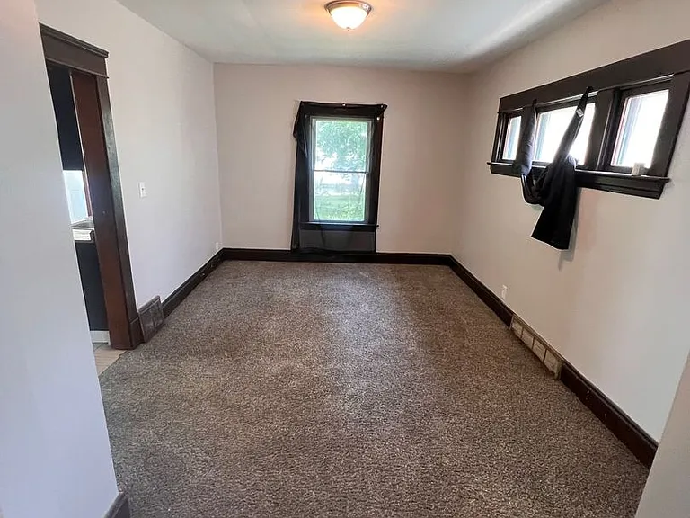15403 School Ave — Photo 9