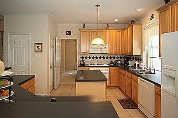 5th image of 7059 Creek Bend Dr