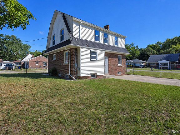 5th image of 18785 Glenhurst St