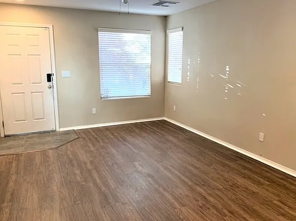 8232 Wildwood Glen Dr — Photo 6