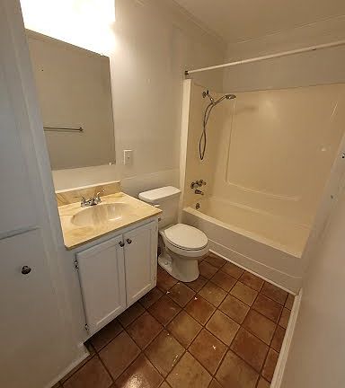 3rd image of 110 Lyon St #1R