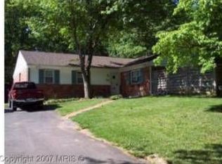 6831 Winter Ln, Annandale, VA 22003