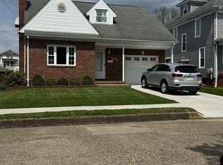 1710 3rd St, Moundsville, WV 26041