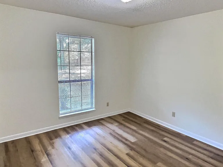 9216 Pointe Aux Chenes Rd — Photo 21