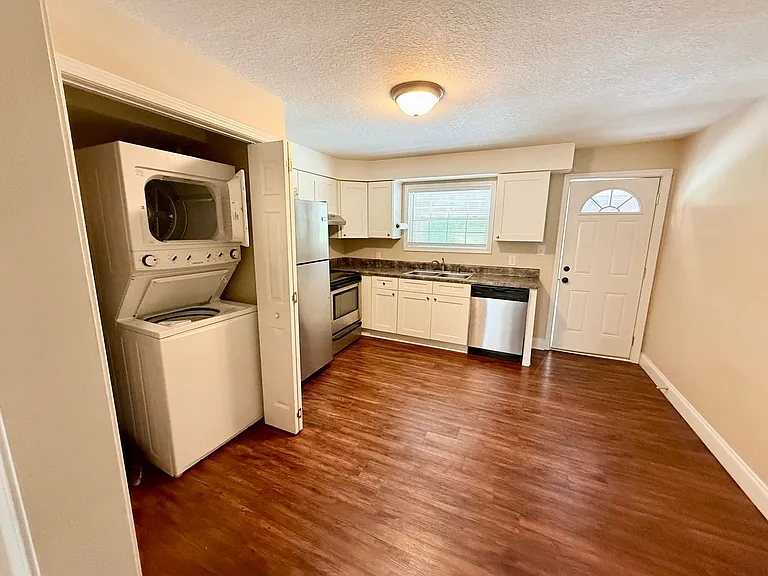 1401 John Exum Pkwy #1 — Photo 8