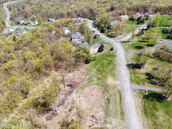 28 Oakwood Dr, Danville, PA 17821