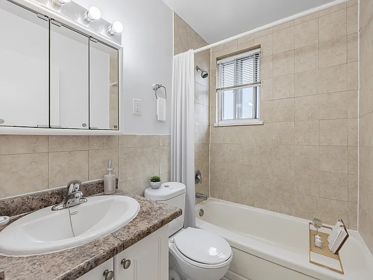 110 McLaughlin Rd N #201 — Photo 8