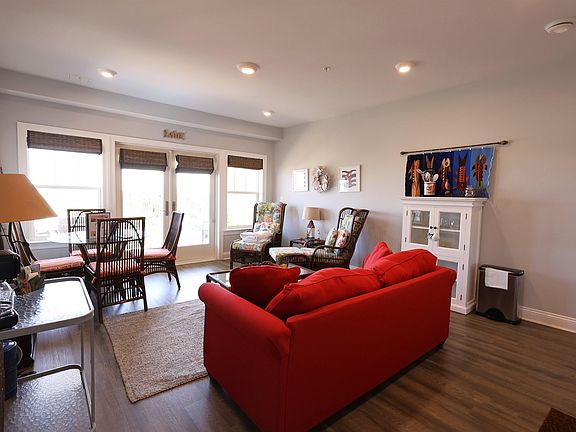 3rd image of 120 Carmen Ln #31