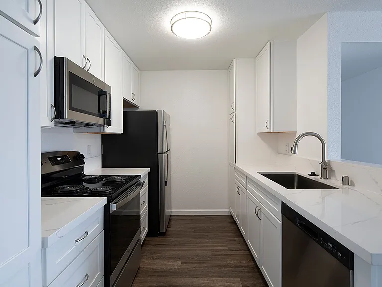 Mission Pacific Apartments — Photo 110