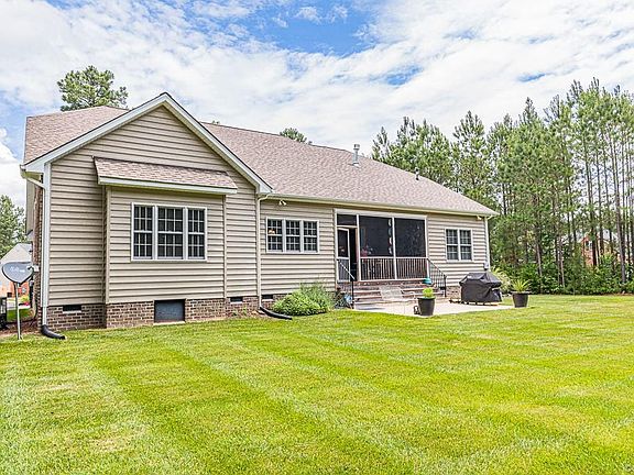 5th image of 4801 Queen Carolyn Ln