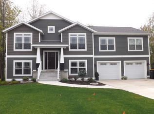 2110 Palm Dale Dr SW, Wyoming, MI 49519