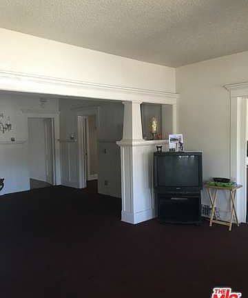 3rd image of 330 W 54th St