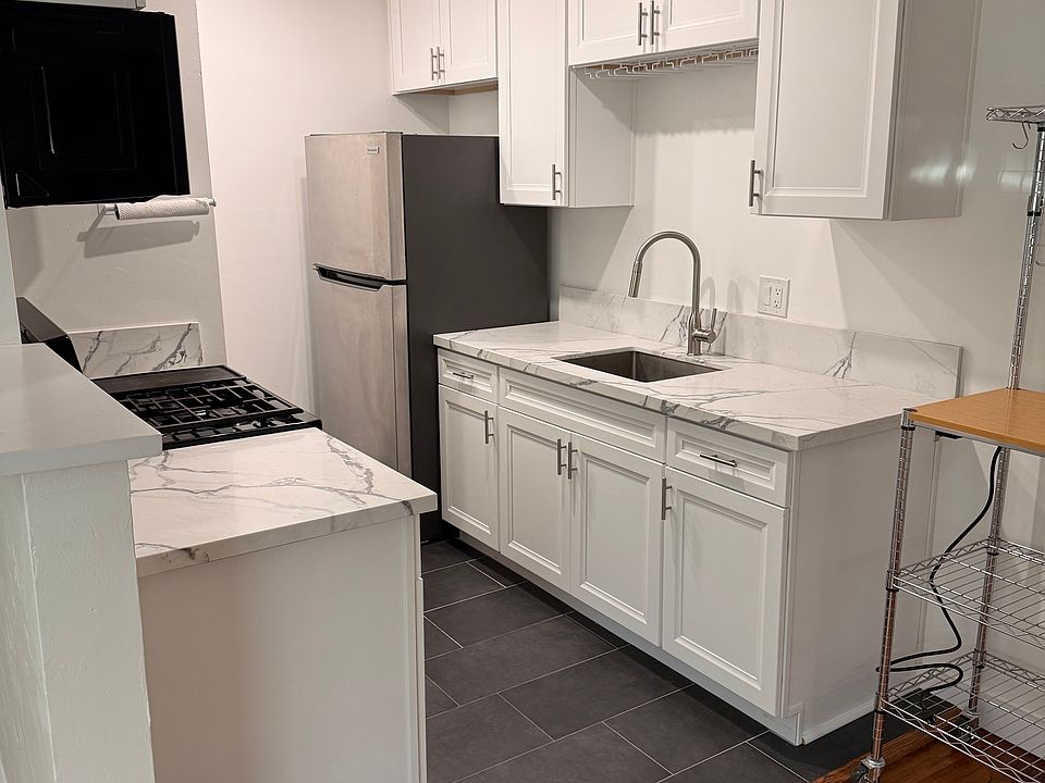 1st image of 4868 Narragansett Ave APT 1