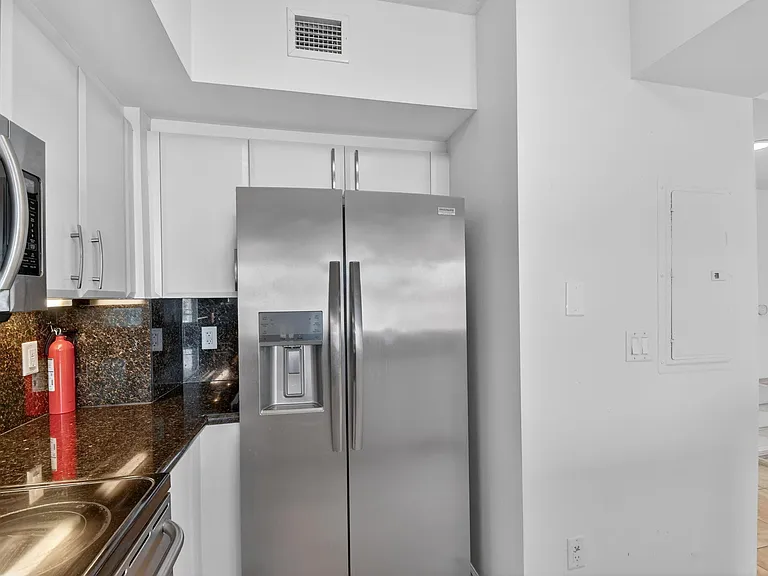 403 S Sapodilla Ave #307 — Photo 9