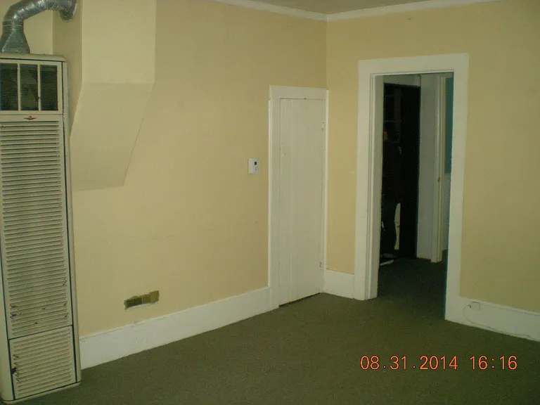 929 E 4th Ave #1 — Photo 3