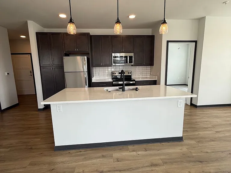 Homestead Luxury Apartments — Photo 43