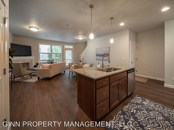 5th image of 175 Loganberry Ct