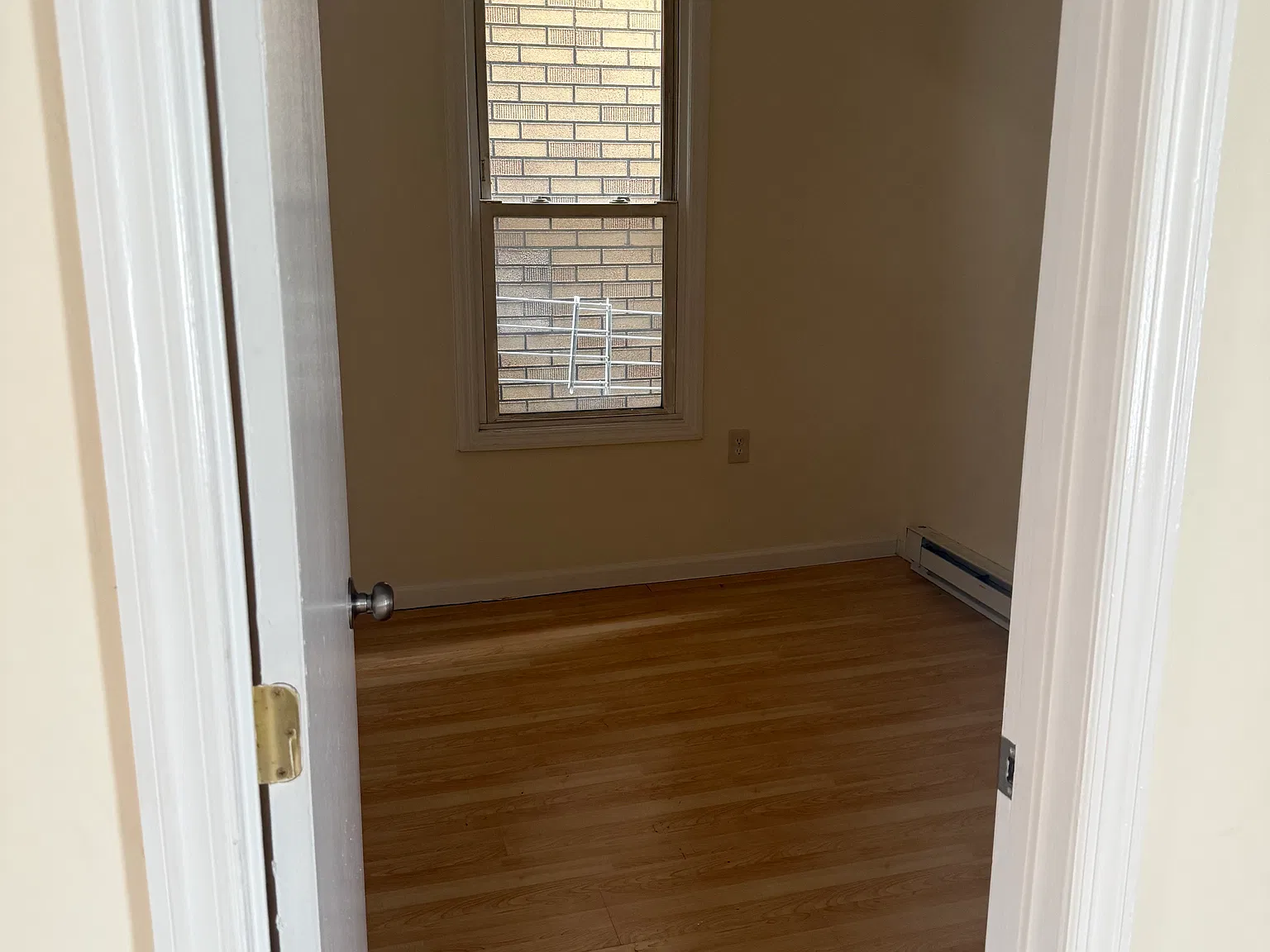 3 bed, 1000 sqft, $2,150 — Photo 3