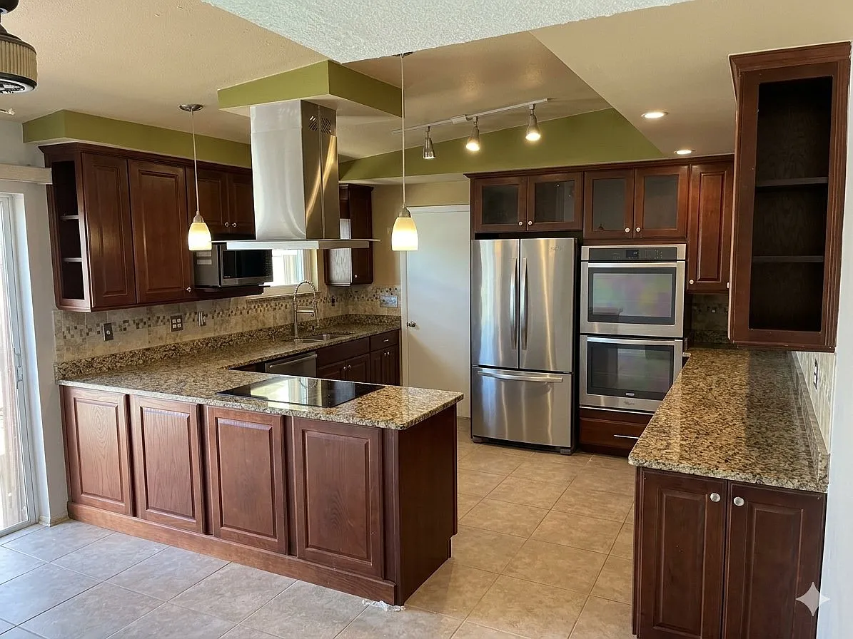 934 Daytona Dr NE — Photo 3