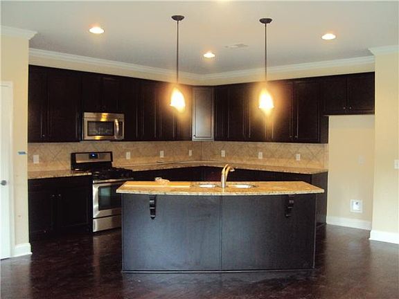 3rd image of 209 Irvine Lot 311