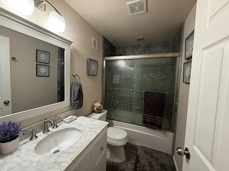 5047 S Versailles Cir — Photo 18