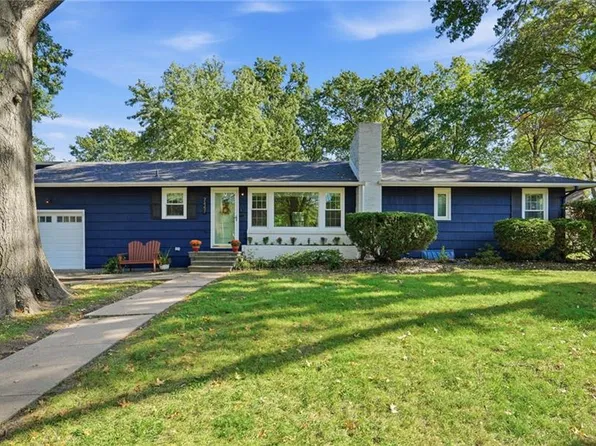 7447 Grand Ave, Kansas City, MO 64114