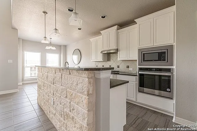 7523 Hays Hl — Photo 21
