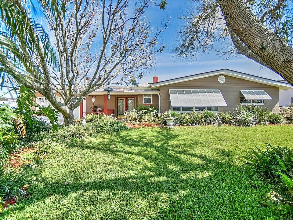 1st image of 219 Windward Cir