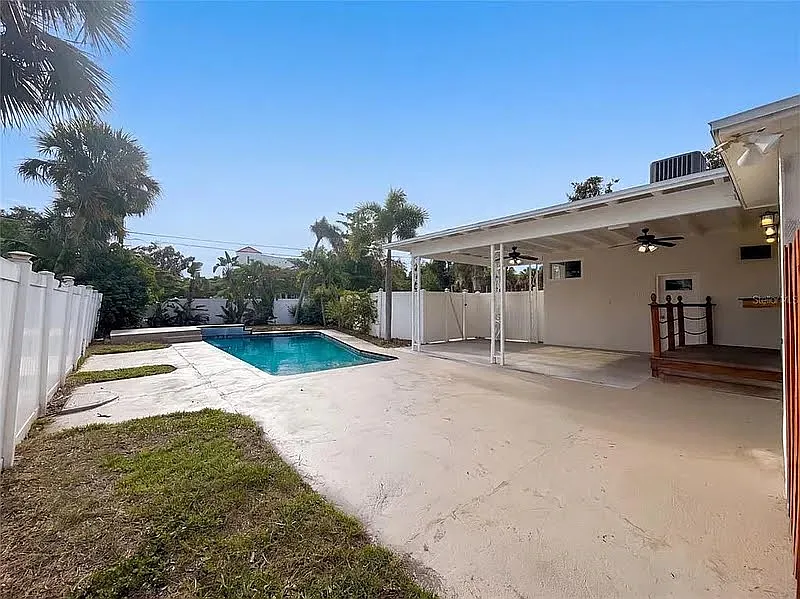 3 bed, 1697 sqft, $2,447 — Photo 1