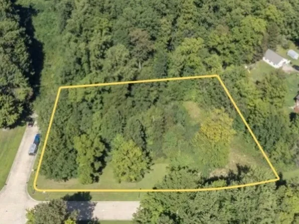 W Abbott St, Wakeman, OH 44889