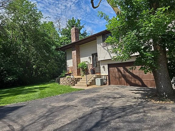 2nd image of 10750 Cavell Rd