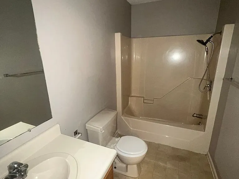 427 Mount Pelia Rd #9 — Photo 7