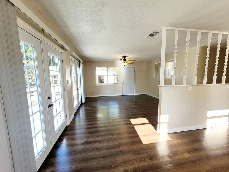 3903 W Gadsden St #B — Photo 4