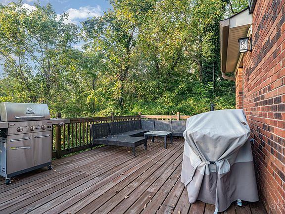 4th image of 1111 Raintree Dr