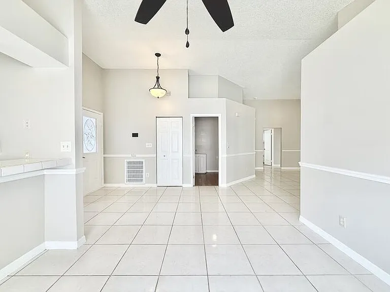 11316 Maybrook Ave — Photo 16