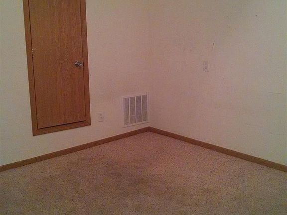 5th image of 128 Silver Lake Plz APT C