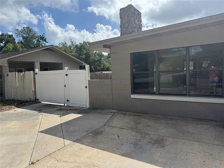 107 N Galena Ave — Photo 2