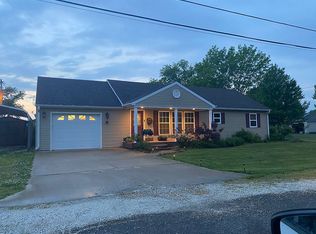 1001 S Monroe St, Vandalia, MO 63382