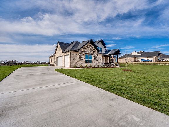 3rd image of 451 Paradise Ridge Dr