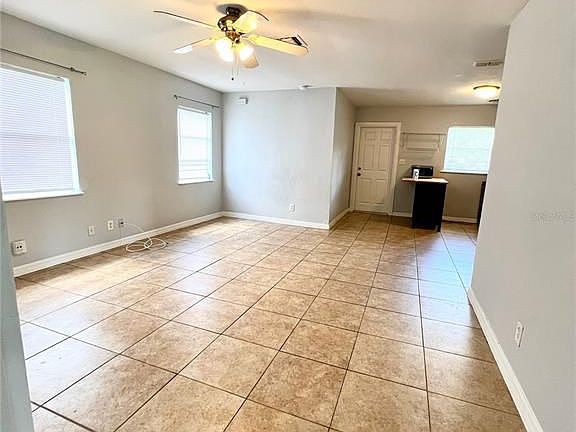 5th image of 4824 Anzio St