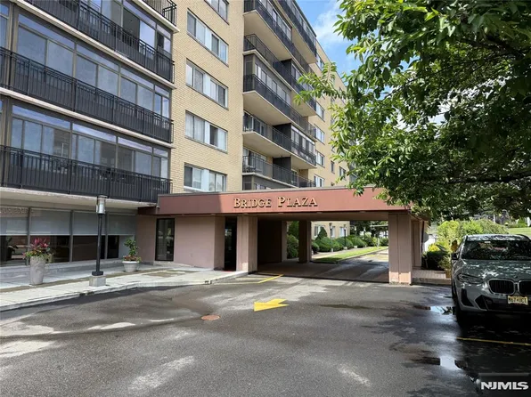 2185 Lemoine Ave APT 2G, Fort Lee, NJ 07024