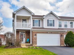 421 Mayborne Ln, Geneva, IL 60134