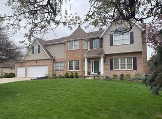 3209 Leafy Ln, Bloomington, IL 61704