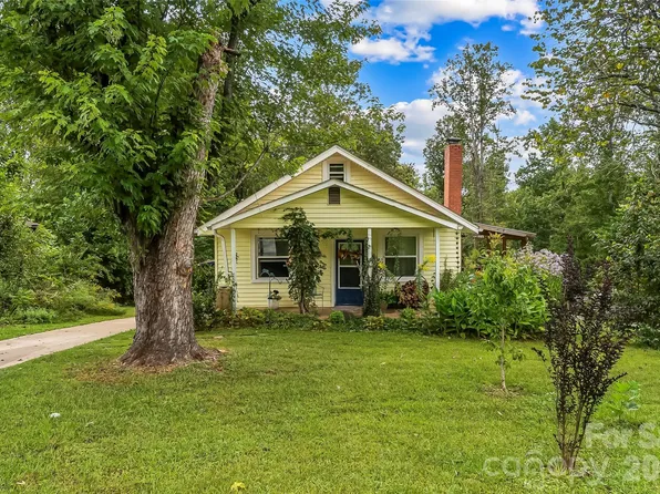 77 Fair Oaks Rd, Arden, NC 28704