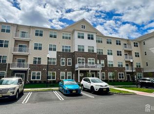 634 Lorhan Dr, Piscataway, NJ 08854