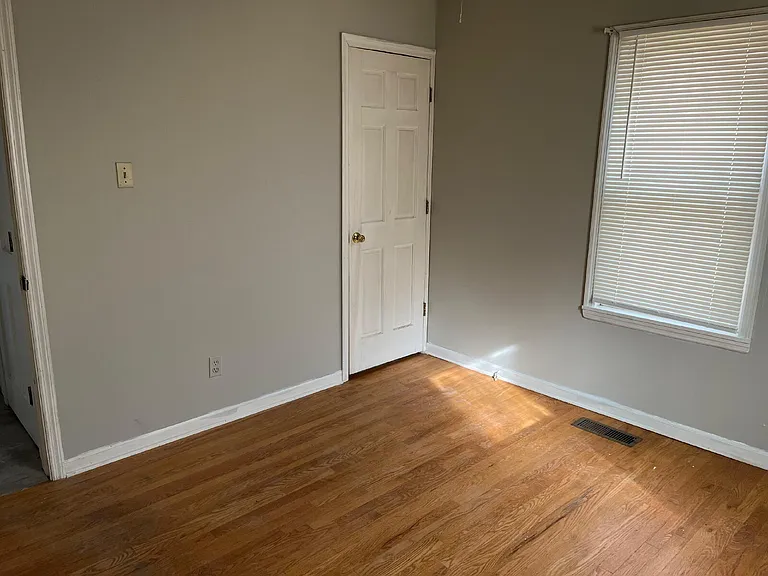 6148 Laura Ave — Photo 7