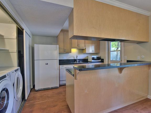 4th image of 1225 Picasso Dr #1